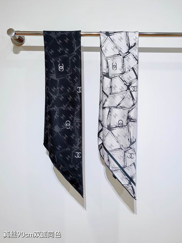 Chanel silk scarf 90X90cm E0508190
